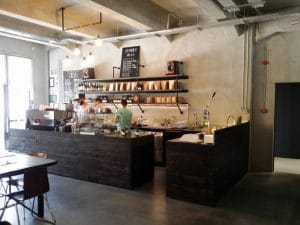 Beans & Dots, una dintre cafenelele boeme din Palatul Universul