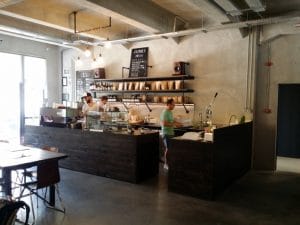 Beans & Dots, una dintre cafenelele boeme din Palatul Universul