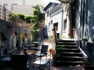 Beat Bar Umanist, pe Vasile Lascar in Bucuresti