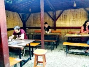 Boogie, bar & pub de motociclisti si rockeri