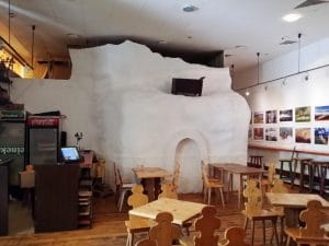 Clubul Taranului (MTR), restaurant si terasa la Muzeul Taranului Roman