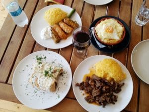 Clubul Taranului (MTR), restaurant si terasa la Muzeul Taranului Roman