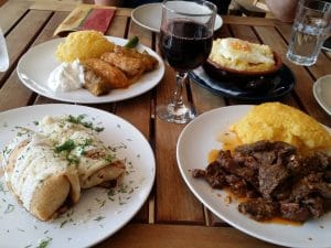 Clubul Taranului (MTR), restaurant si terasa la Muzeul Taranului Roman