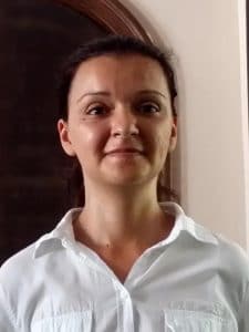 Dana, chelnerita inimoasa de la La Estancia Dana, chelnerita inimoasa de la La Estancia