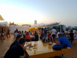 Deschis Gastrobar, club si terasa pe acoperisul Fabricii de Bumbac in Splaiul Unirii