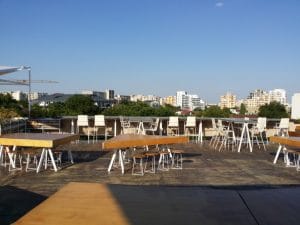 Deschis Gastrobar, club si terasa pe acoperisul Fabricii de Bumbac in Splaiul Unirii