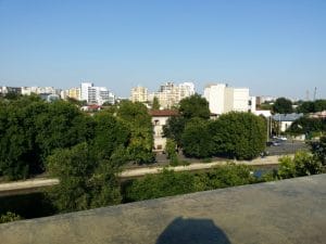 Deschis Gastrobar, club si terasa pe acoperisul Fabricii de Bumbac in Splaiul Unirii