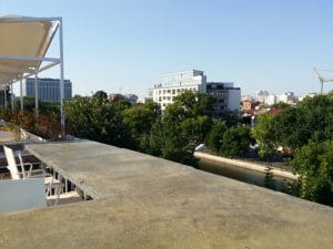 Deschis Gastrobar, club si terasa pe acoperisul Fabricii de Bumbac in Splaiul Unirii