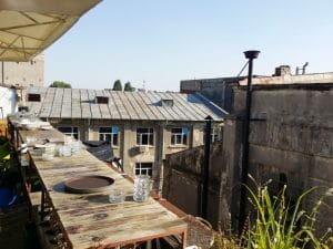 Deschis Gastrobar, club si terasa pe acoperisul Fabricii de Bumbac in Splaiul Unirii