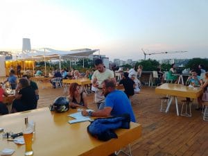 Deschis Gastrobar, club si terasa pe acoperisul Fabricii de Bumbac in Splaiul Unirii