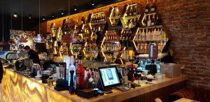 Gargantua KSLF, restaurant cu bucatarie internationala pe la Muzeul Taranului Roman