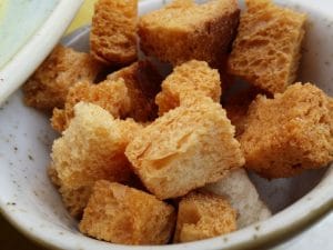 Gargantua KSLF, restaurant cu bucatarie internationala pe la Muzeul Taranului Roman