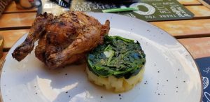 Gargantua KSLF, restaurant cu bucatarie internationala pe la Muzeul Taranului Roman