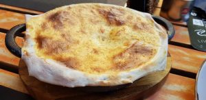 Gargantua KSLF, restaurant cu bucatarie internationala pe la Muzeul Taranului Roman