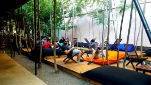 Gradina Dorobanti, terasa boema in centrul Bucurestiului