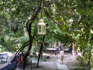 Gradina Sticlarilor, boema artistica in Vasile Lascar, Bucuresti