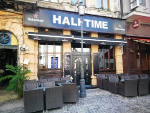 Halftime, pub in Centrul Vechi din Bucuresti