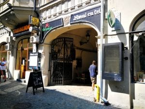 Hanul cu Tei, berarie, terasa si galerii de arta in Centrul Vechi din Bucuresti