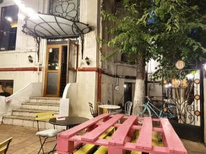 Have a Cigar, pub pop-rock si local boem cu terasa pe strada Dianei din Bucuresti