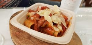 La Bottega del Tartufo, Pasterra, cainele Bosco, mancand paste si band vin