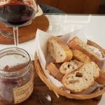 La Bottega del Tartufo, Pasterra, cainele Bosco, mancand paste si band vin