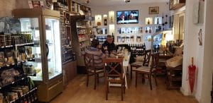 La Bottega del Tartufo, Pasterra, cainele Bosco, mancand paste si band vin