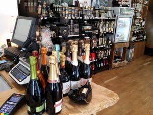 La Bottega del Tartufo, Pasterra, cainele Bosco, mancand paste si band vin