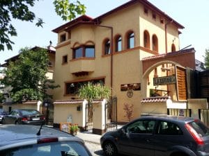 La Estancia, restaurant uruguayan in cartierul Primaverii