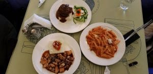 Lente Arcului, cafenea boema cu mansarda in strada Arcului din Bucuresti