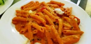 Lente Arcului, cafenea boema cu mansarda in strada Arcului din Bucuresti