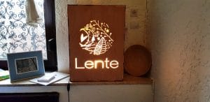 Lente Arcului, cafenea boema cu mansarda in strada Arcului din Bucuresti