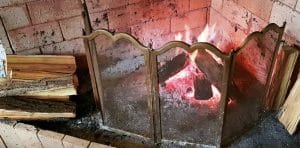 Lente Arcului, cafenea boema cu mansarda in strada Arcului din Bucuresti