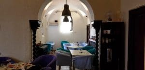 Lente Arcului, cafenea boema cu mansarda in strada Arcului din Bucuresti