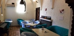 Lente Arcului, cafenea boema cu mansarda in strada Arcului din Bucuresti