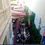 Lente Dionisie Lupu (Piata Lahovari), cafenea boema cu street food