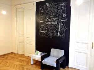 Lente Dionisie Lupu (Piata Lahovari), cafenea boema cu street food