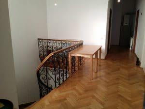 Lente Dionisie Lupu (Piata Lahovari), cafenea boema cu street food