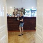 Lente Dionisie Lupu (Piata Lahovari), cafenea boema cu street food