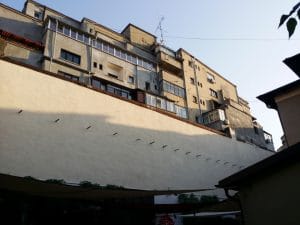 Lente Dionisie Lupu (Piata Lahovari), cafenea boema cu street food