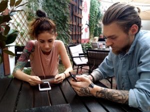 Lente Dionisie Lupu (Piata Lahovari), cafenea boema cu street food