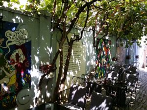 Lente, local boem in strada General Praporgescu