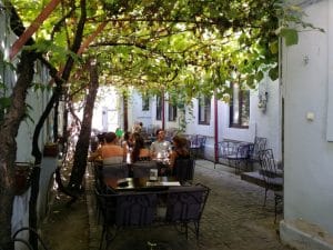 Lente, local boem in strada General Praporgescu