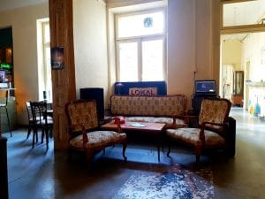 Lokal, gastropub boem pe strada Mihai Eminescu din Bucuresti