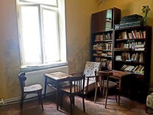 Lokal, gastropub boem pe strada Mihai Eminescu din Bucuresti