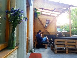 Lokal, gastropub boem pe strada Mihai Eminescu din Bucuresti