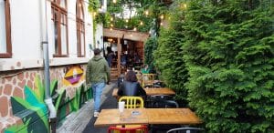 Modelier, restaurant de hamburgeri boem cu terasa in Bucuresti