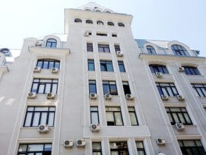 Palatul Universul si fosta tipografie Universul din strada Ion Brezoianu