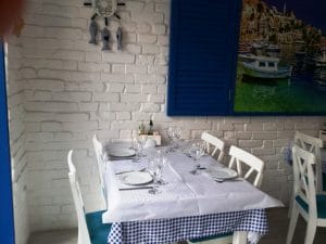 Santorini, restaurant grecesc pe Mihai Bravu, la Piata Muncii