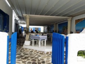 Santorini, restaurant grecesc pe Mihai Bravu, la Piata Muncii