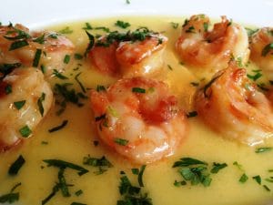 Santorini, restaurant grecesc pe Mihai Bravu, la Piata Muncii